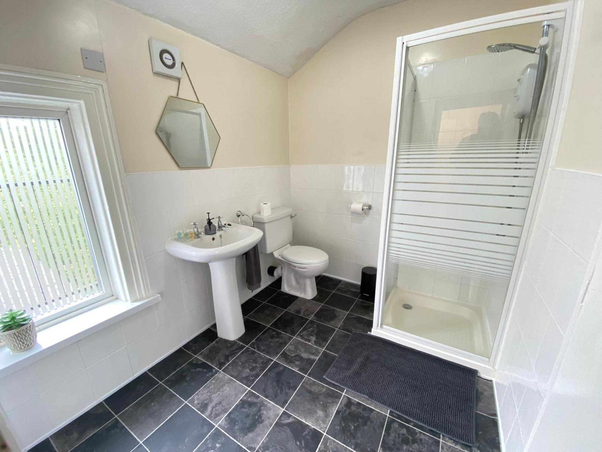 Cottage Style 2 Bedroom Apt In City, Near Utilita Arena & Free Parking Birmingam Exterior foto